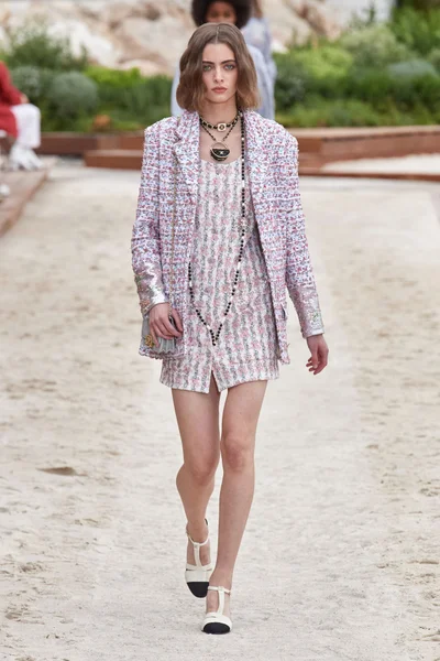 Look 52